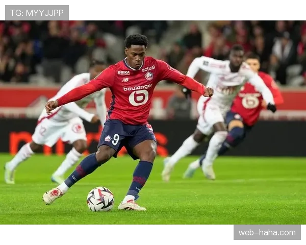 乔纳森·戴维如何在顶级后卫盯防下创造空间