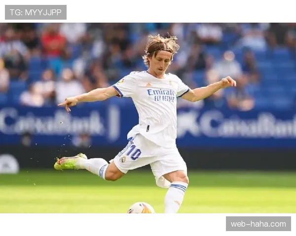 博格巴与莫德里奇：球权集中度分化，前者更倚重个人推进后者体系分配